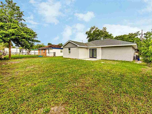 2nd image of 217 Holiday Dr