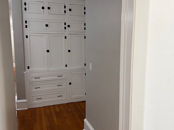 4th image of 2039 E Genesee St APT 2