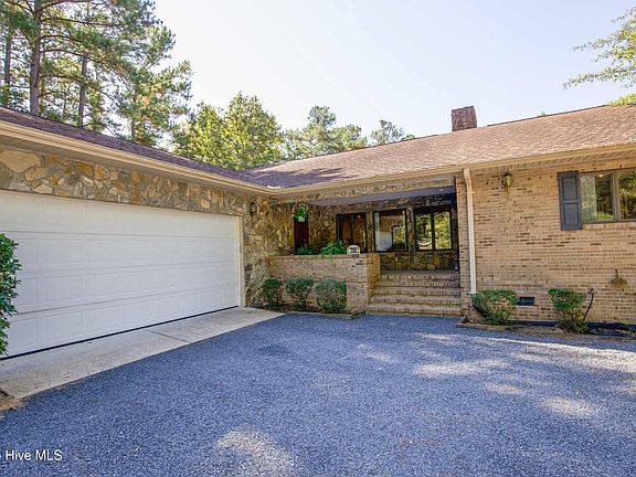 2nd image of 750 Mimosa Drive