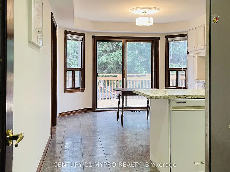 575 Lombardy Ave #MAIN — Photo 7