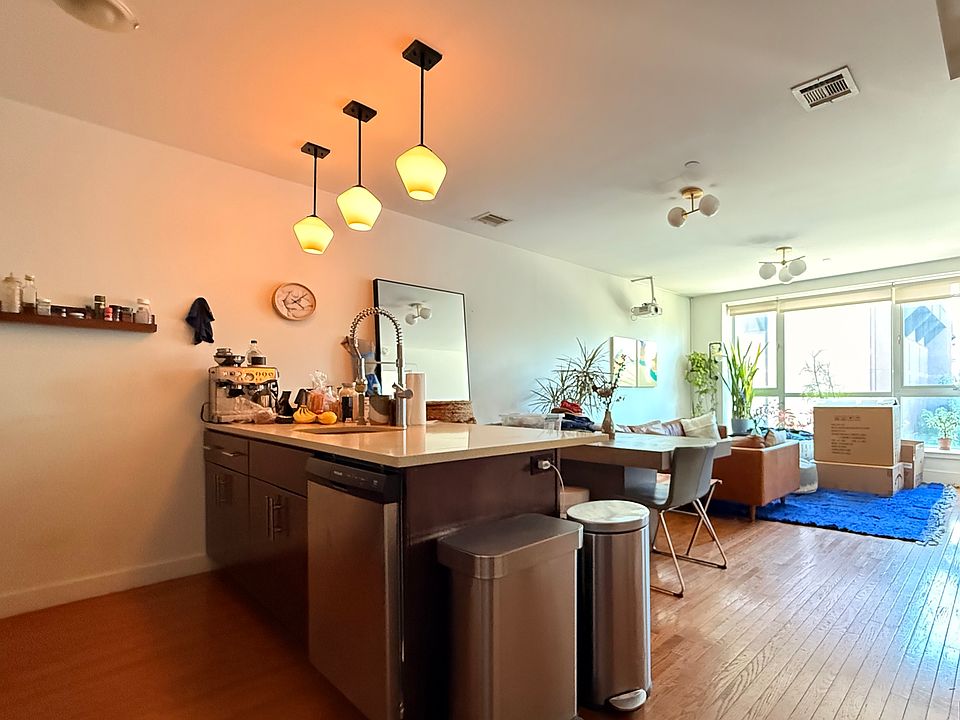 1st image of 80 Meserole St APT 2L