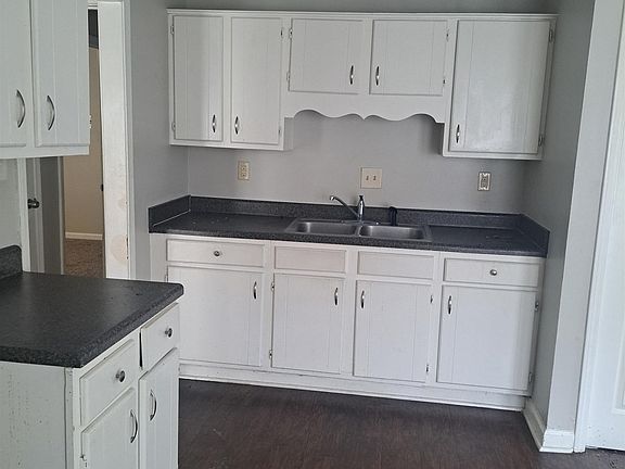 4th image of 4498 Chuck Ave