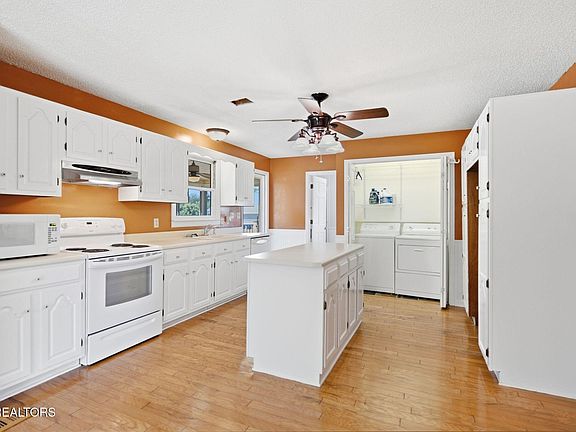 4th image of 4422 French St