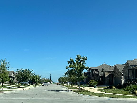 4th image of 1508 Canary Ln