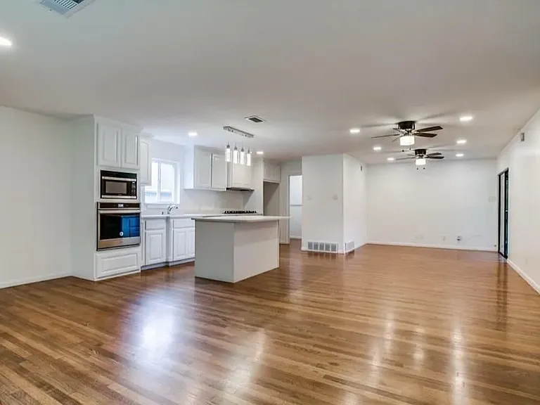 2429 Monaco Ln — Photo 7