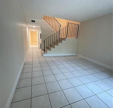 4th image of 1614 NE 151st St