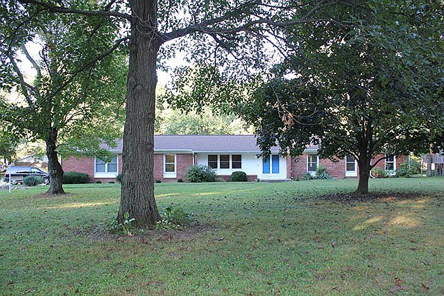1st image of 200 N Red Bud Ln