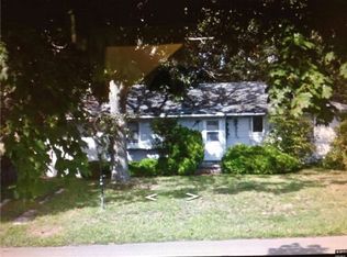 5 Staller Blvd, Hampton Bays, NY 11946