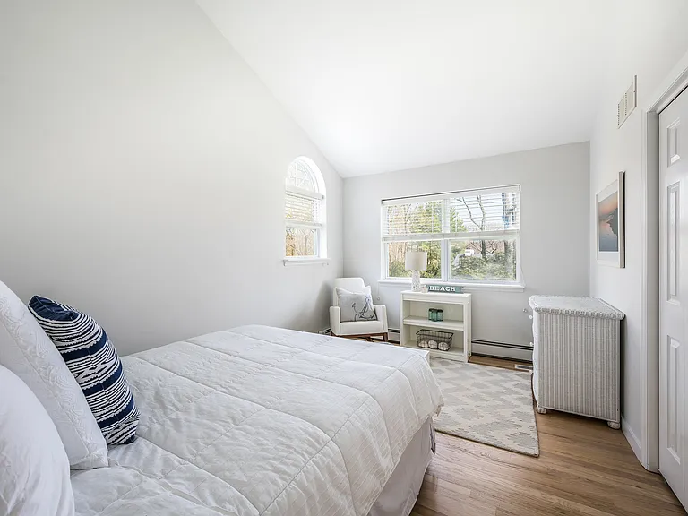 4 Rosemaries Ln — Photo 10