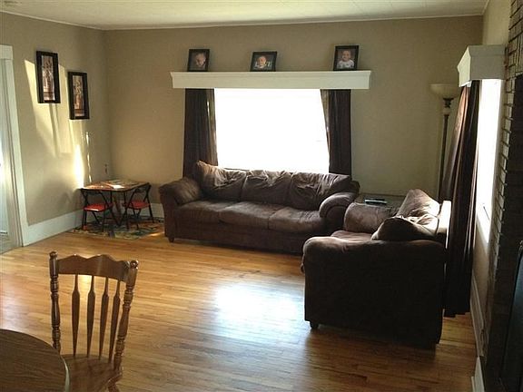 3rd image of 811 E Danaher St