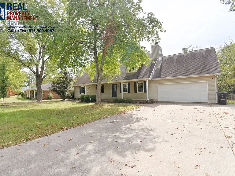 1506 Belle Oaks Dr — Photo 2
