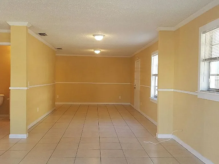 2324 W Grace St — Photo 9