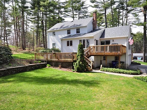 4th image of 15 Concord Dr