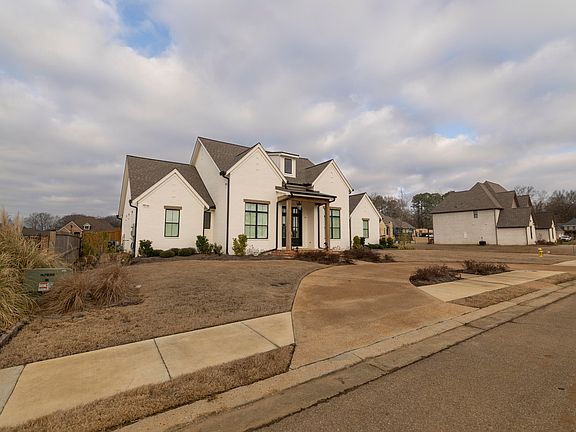 2nd image of 109 Somersett Rd