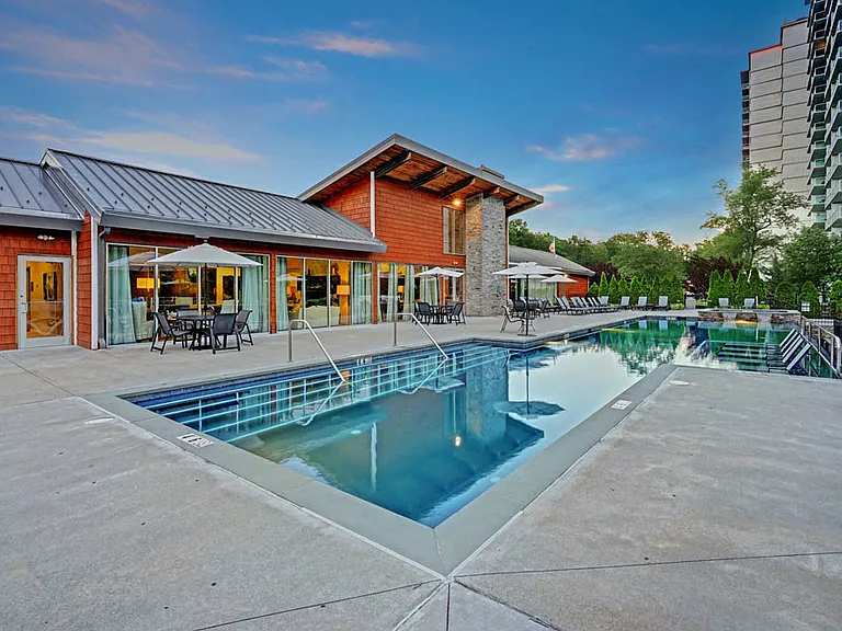 The Grand Cherry Hill — Photo 4