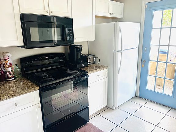 4th image of 34 Silver Oak Cir
