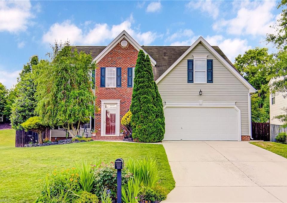 1st image of 203 Jamestown Oaks Dr