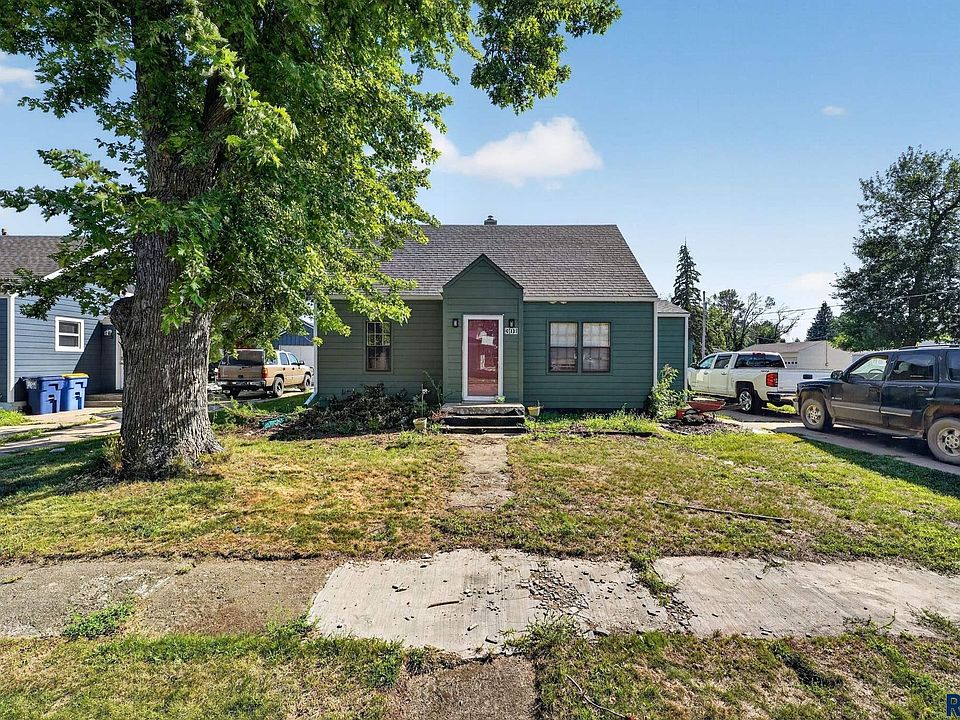 1st image of 301 E 4th Ave