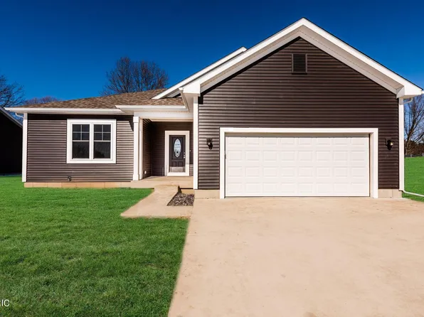 2427 Stratton Rd, Benton Harbor, MI 49022