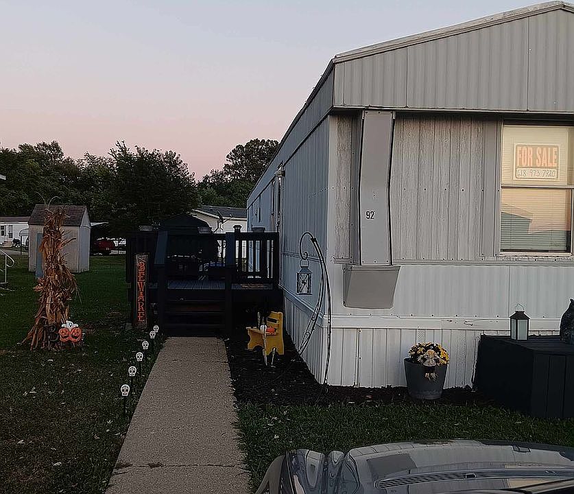 1st image of 92 Brook Dr