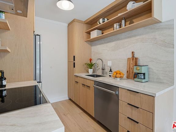 5th image of 1131 Alta Loma Rd APT 115