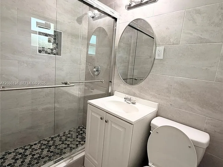1632 NE 4th Pl #1 — Photo 8