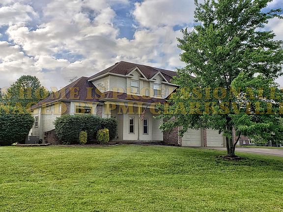 3rd image of 3317 N Henderson Way