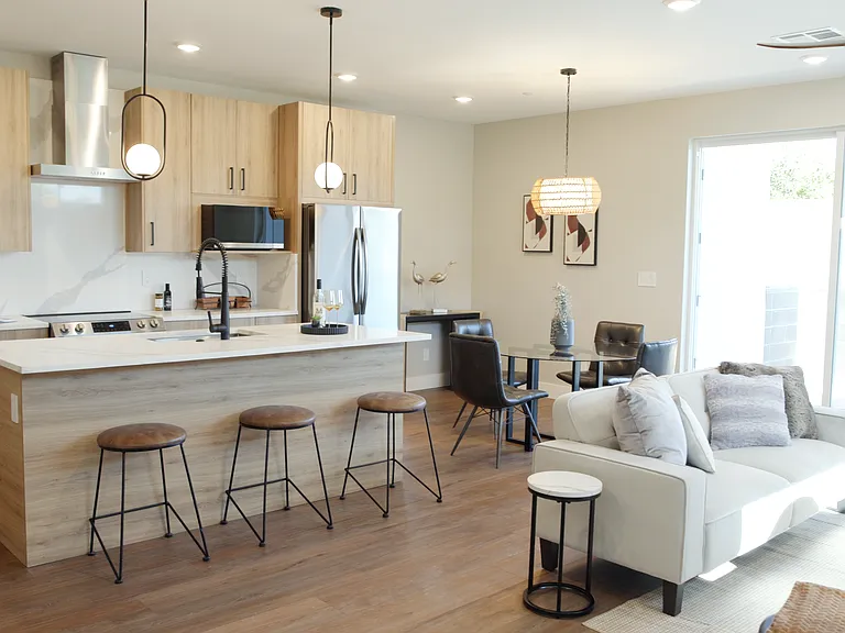 Veneto Townhomes — Photo 3