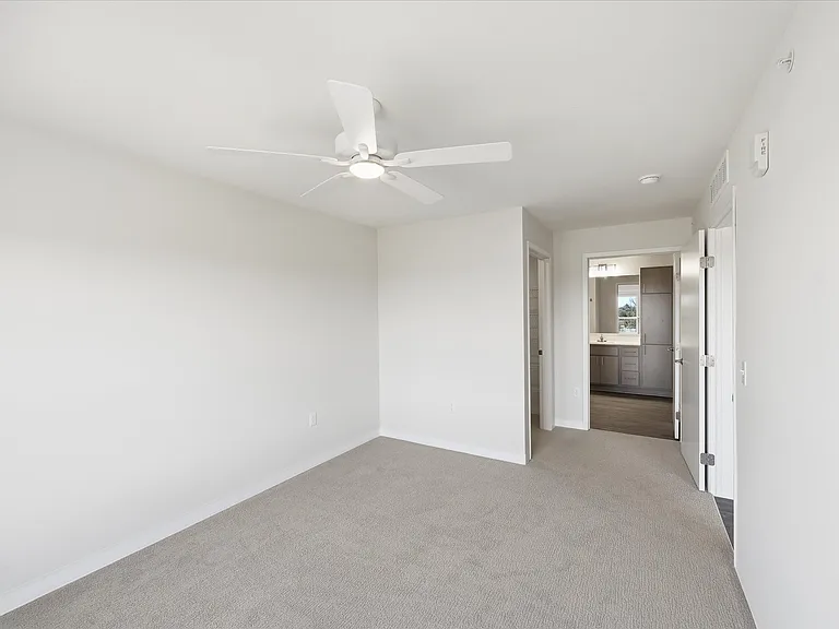 Ride Apartments — Photo 31