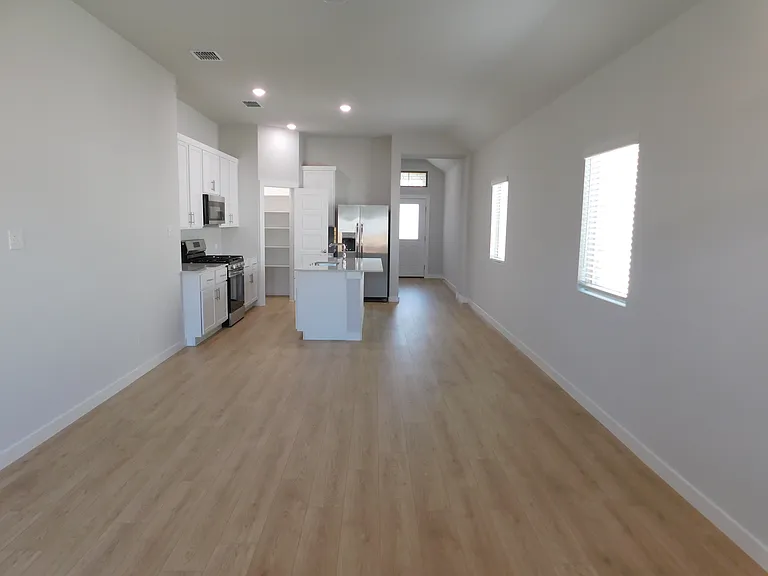 519 Green Grass Dr — Photo 4