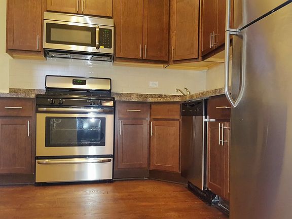 2nd image of 902 W Montrose Avenue # Fl 2nd