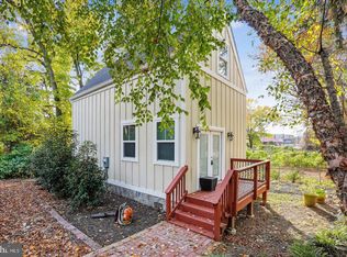2810 S Arlington Ridge Rd #B, Arlington, VA 22202