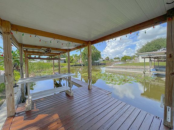 4th image of 1630 Lake Dr