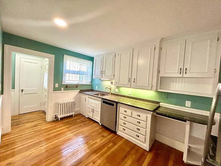 555 Lloyd Ave — Photo 7