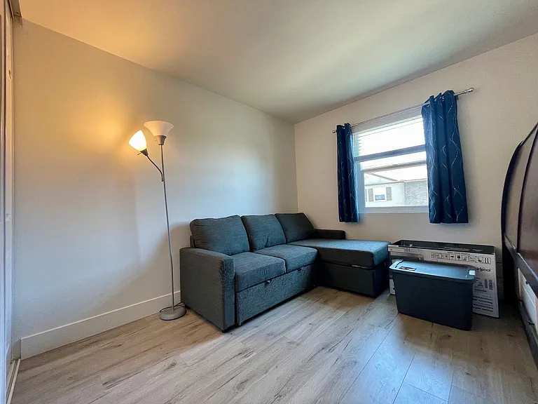 1280 Denver Ln #E — Photo 5