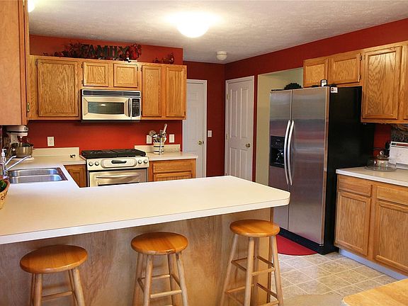 4th image of 6862 Whispering Forest Dr NE