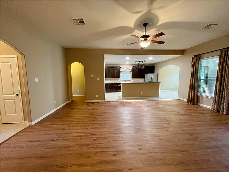 2035 Borthwick Ln — Photo 13