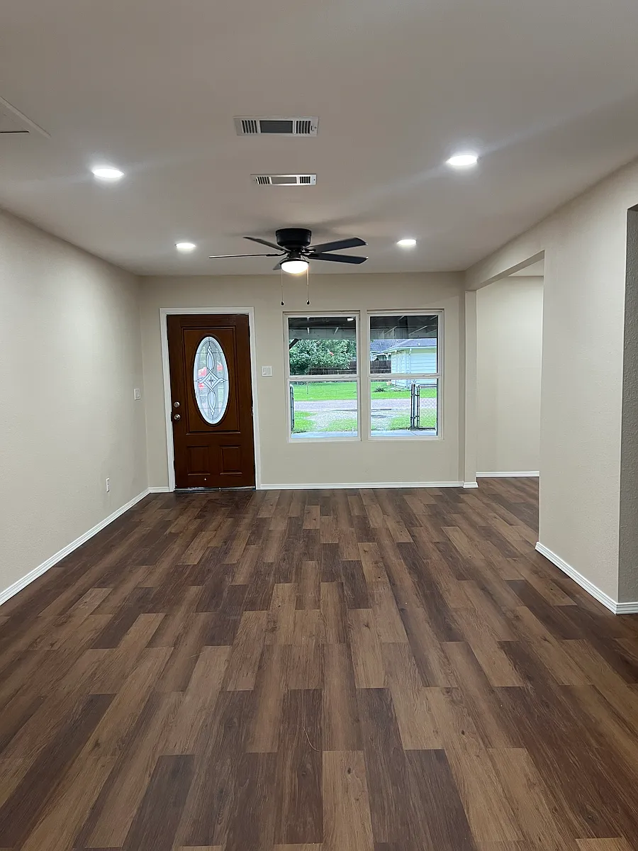 living room - 2103 11th Ave