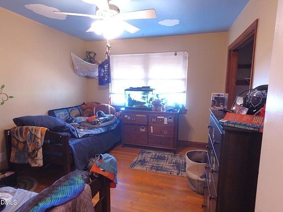 5th image of 2917 Redwood Rd