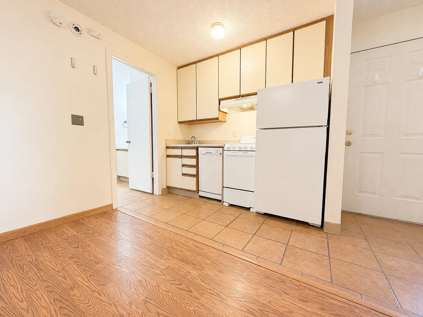 1 bed, 755 sqft, $1,550 — Photo 3