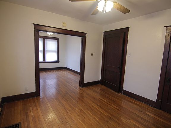 3rd image of 3954 Miami St APT 2E