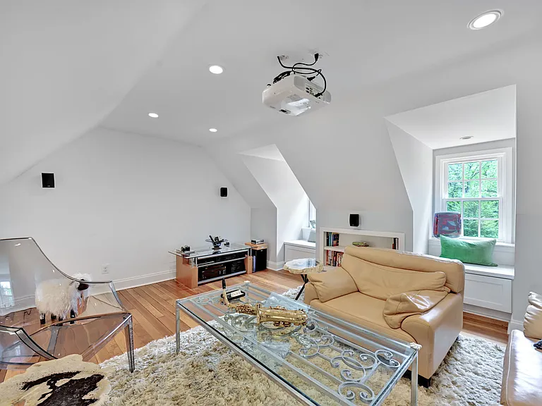 6907 Bradley Blvd — Photo 14