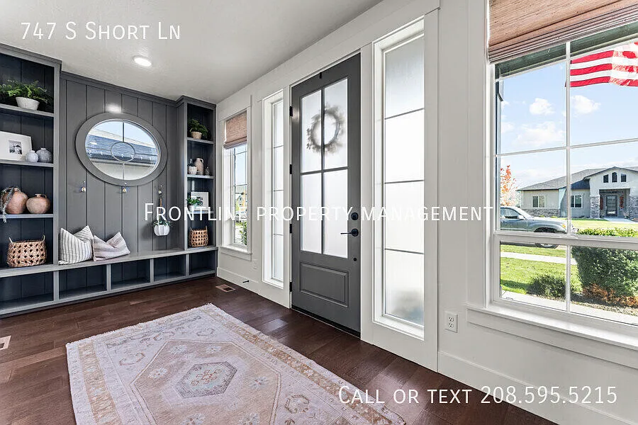 Beautiful former parade home in exclusive river community! — Photo 4