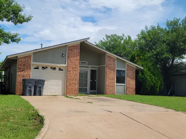 3905 SW Mesquite Dr, Lawton, OK 73505