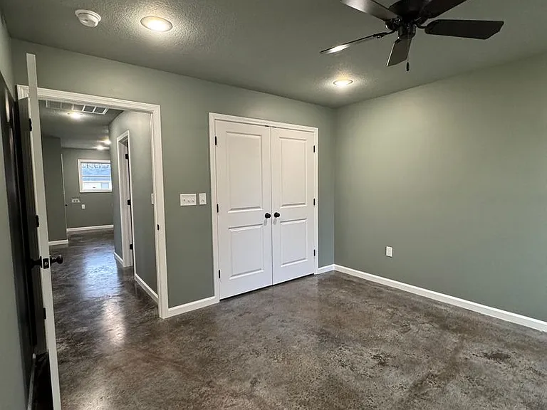 526 Maple St — Photo 17