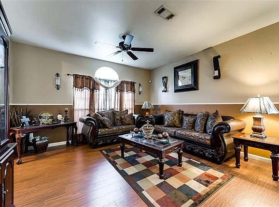 5th image of 1701 Hillcrest Ct