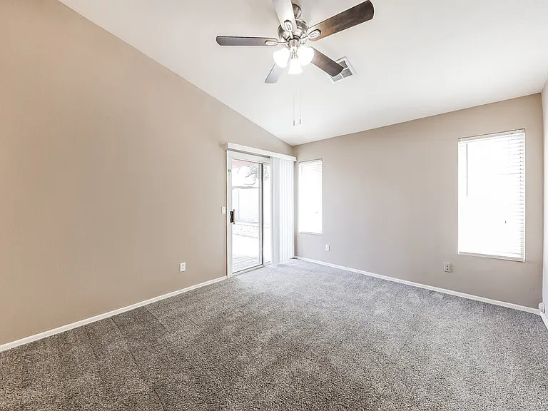 4046 W Abraham Ln — Photo 8