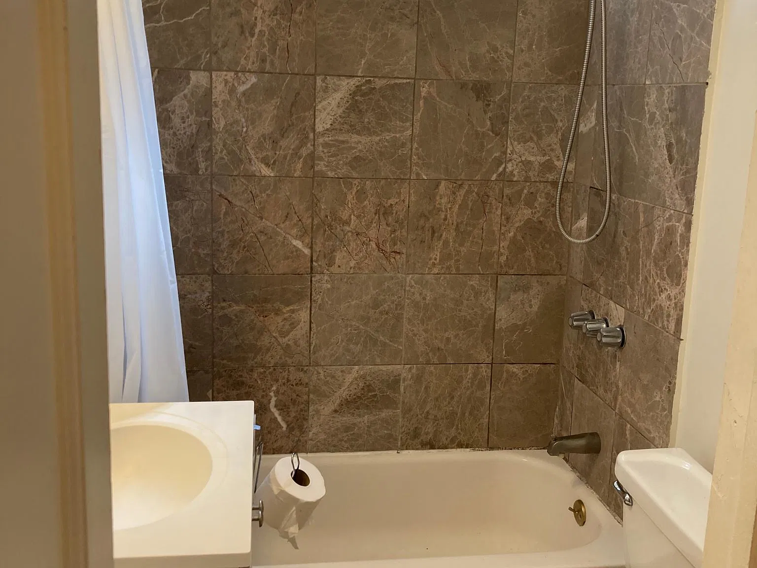Studio, 400 sqft, $1,700 — Photo 3