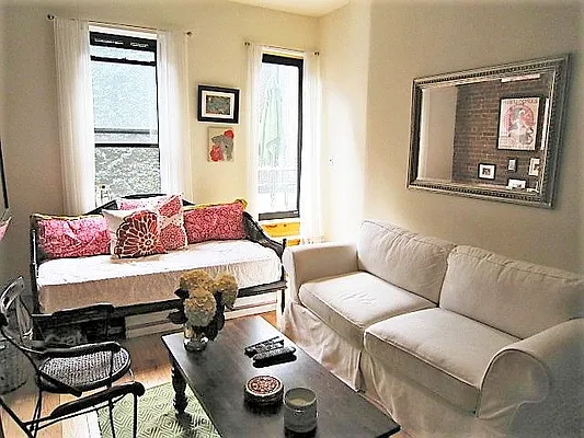 Rented by JK Dansar Corp | media 80