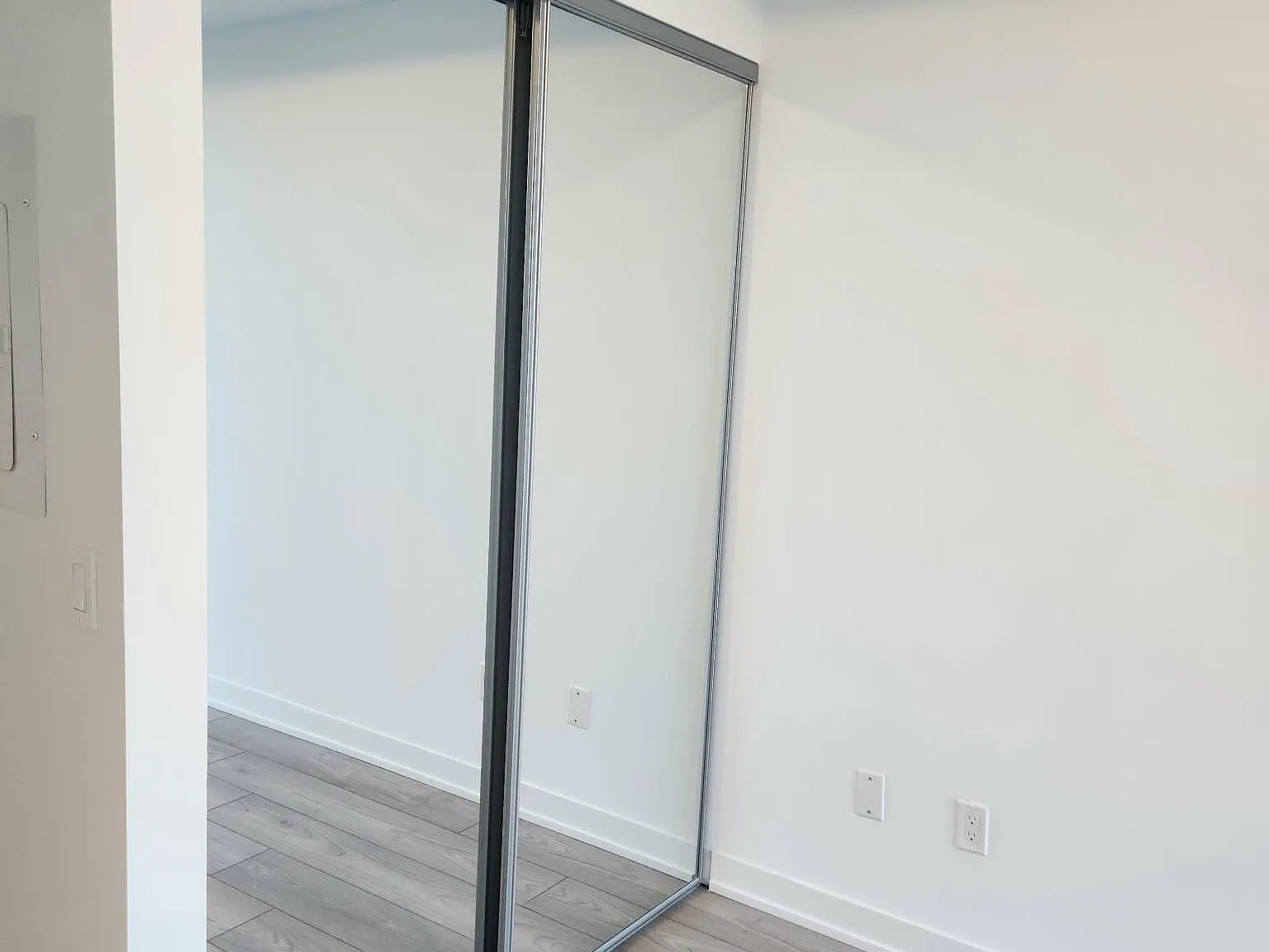 1 bed, 650 sqft, $2,300 — Photo 3